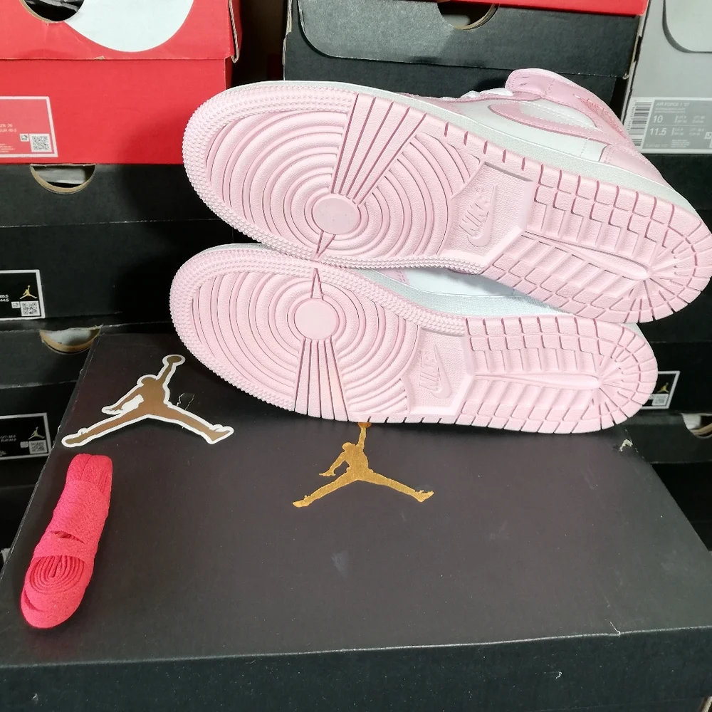 AIR JORDAN 1 MID "VALENTINES DAY" WOMEN'S US SIZE 8 BRAND NEW IN BOX - Picture 11 of 16